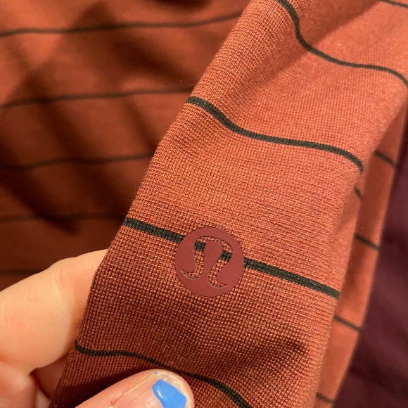 Men’s M Lululemon golf shirt. Gently used. Great condition. - Picture 2 of 2